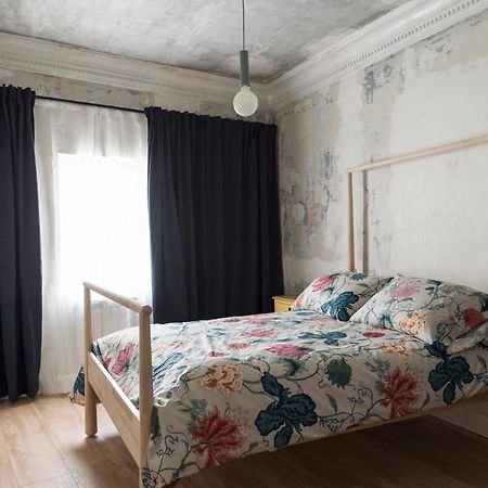 Un Piso Especial En El Casco Historico De Burgos Apartment Exterior foto